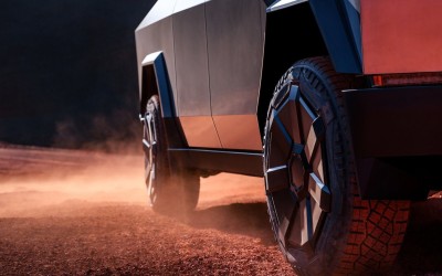 Σκουριάζει το Cybertruck της Tesla στη βροχή;