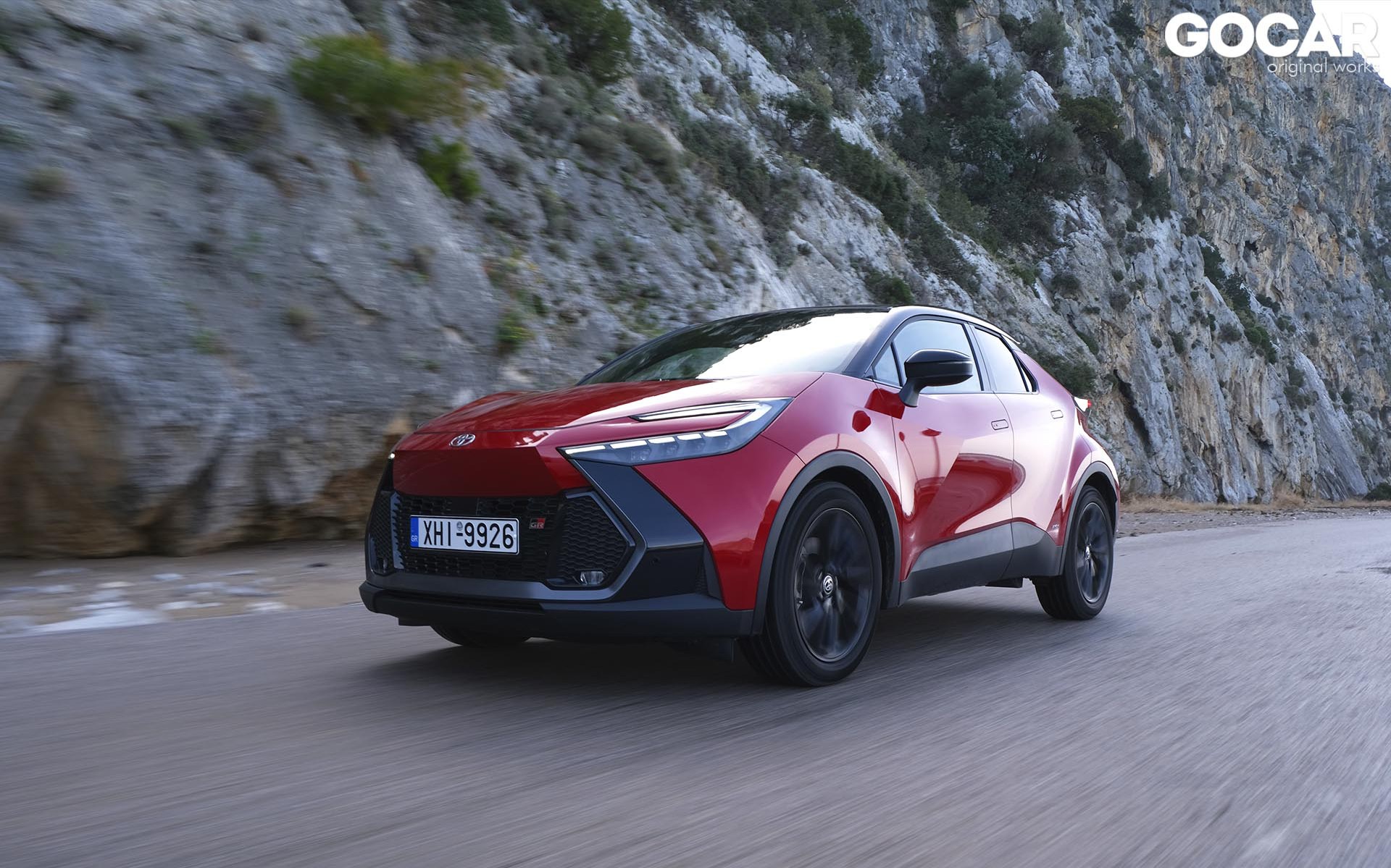 Νέο Toyota C-HR: Πώς θα το αγοράσεις από 267 ευρώ τον μήνα