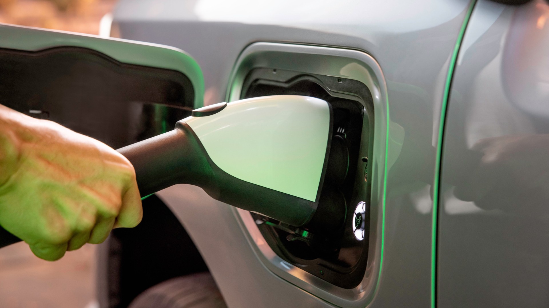 Μπήκε ο πιο γρήγορος φορτιστής ηλεκτρικών αυτοκινήτων στην Ελλάδα