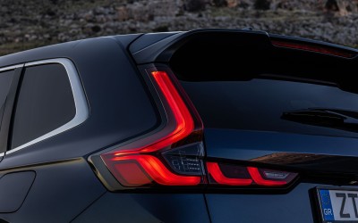 4x4 υβριδικό οικογενειακό SUV με 184 PS και κατανάλωση 6,6 lt / 100 km - Ποιο είναι;