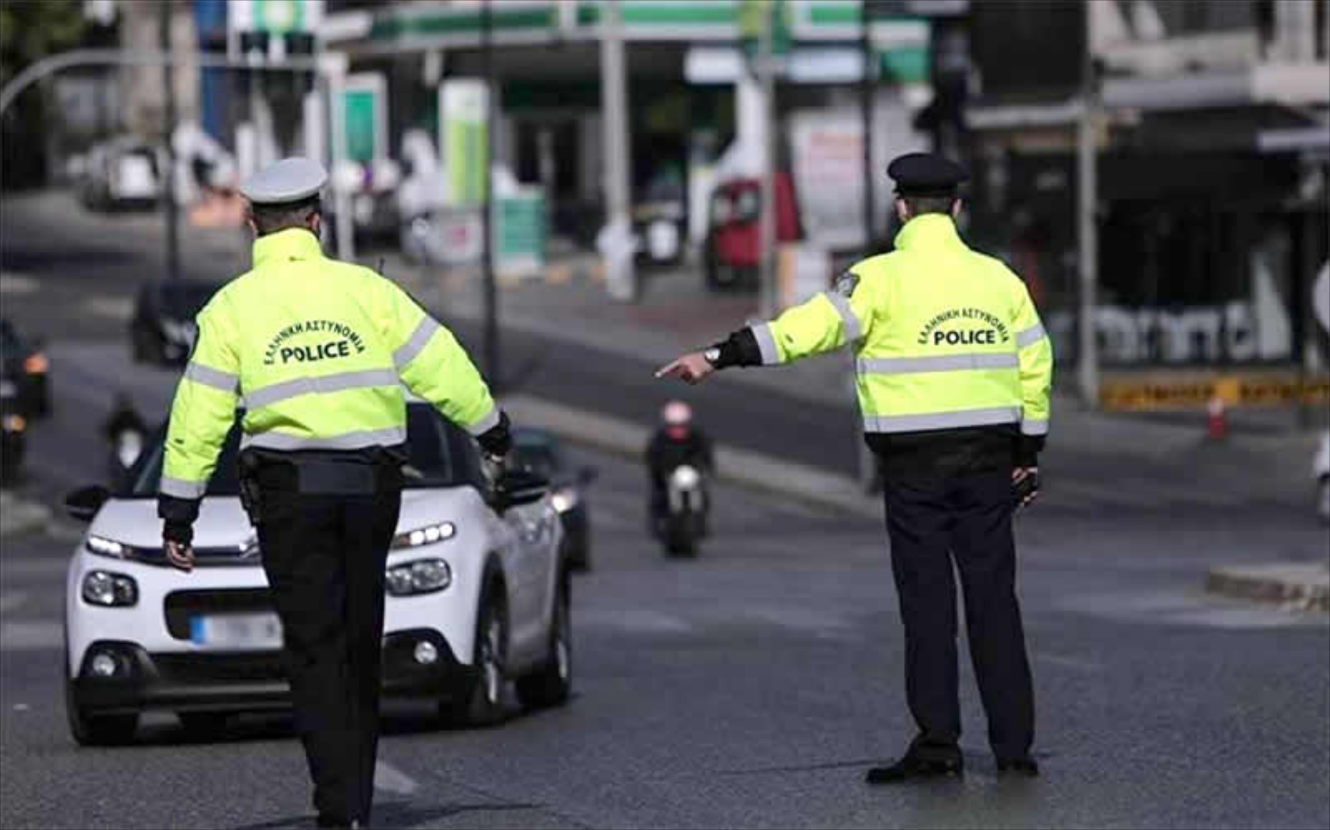 Έχεις αυτή τη συσκευή στο αυτοκίνητο; Το πρόστιμο του ΚΟΚ είναι 2.000 ευρώ!