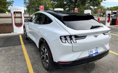 Ελλάδα - Η Tesla άνοιξε τους φορτιστές για όλους! Πόσο πληρώνεις, ποια σημεία αφορά;