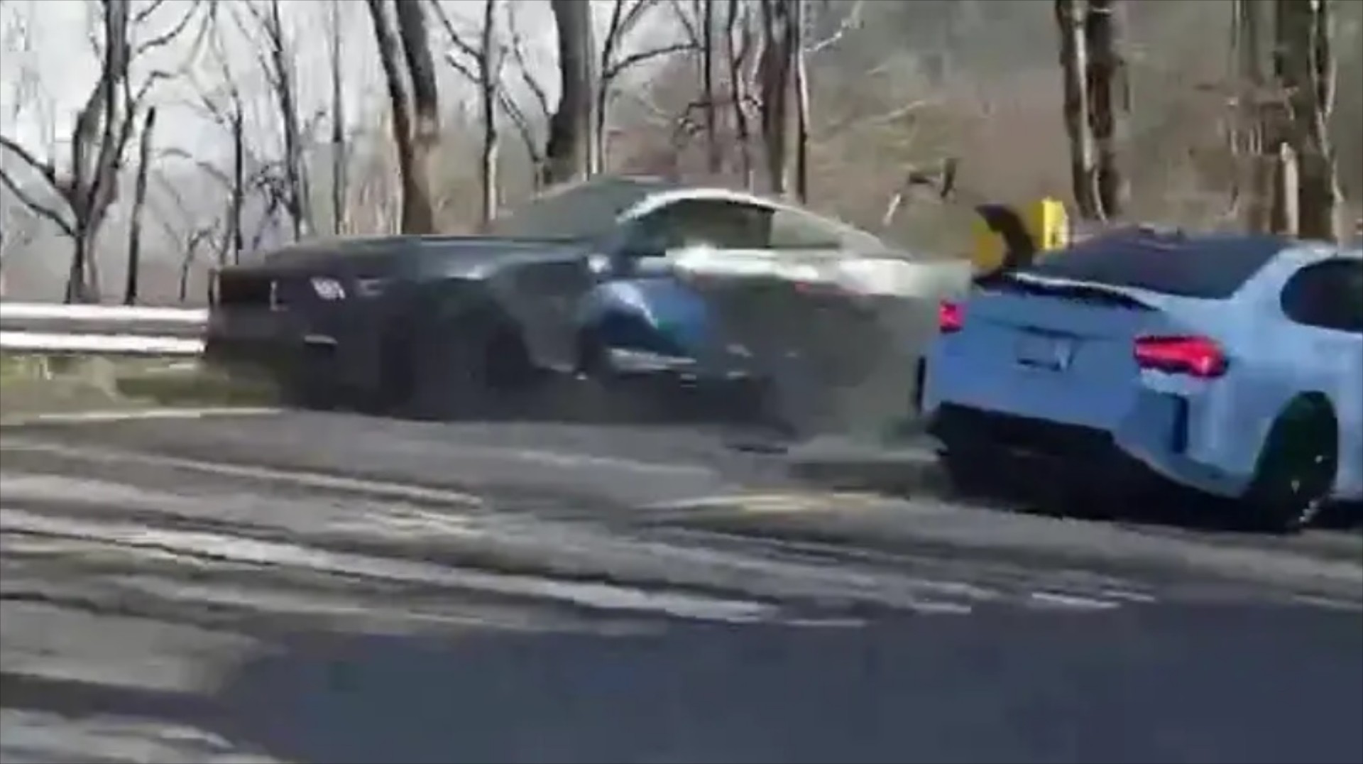 BMW M2 τρακάρει με Mustang! Ποιος φταίει; [video] 