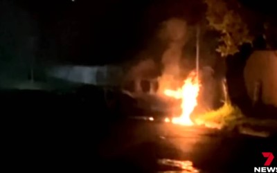 Έβαλε φωτιά σε McLaren με κουτιά από πίτσες [video]