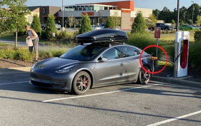 Γιατί βάζουν βρεγμένη πετσέτα στα Tesla - Tι κερδίζουν;