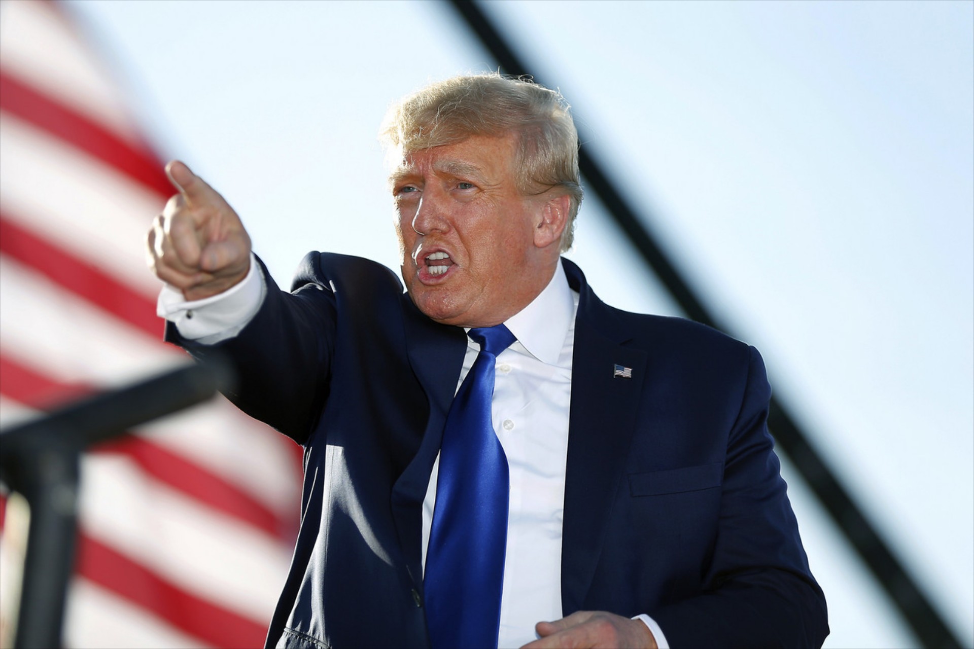 Τα πάνω κάτω στα αυτοκίνητα αν εκλεγεί ο Trump – Τι υποσχέθηκε στις πετρελαϊκές