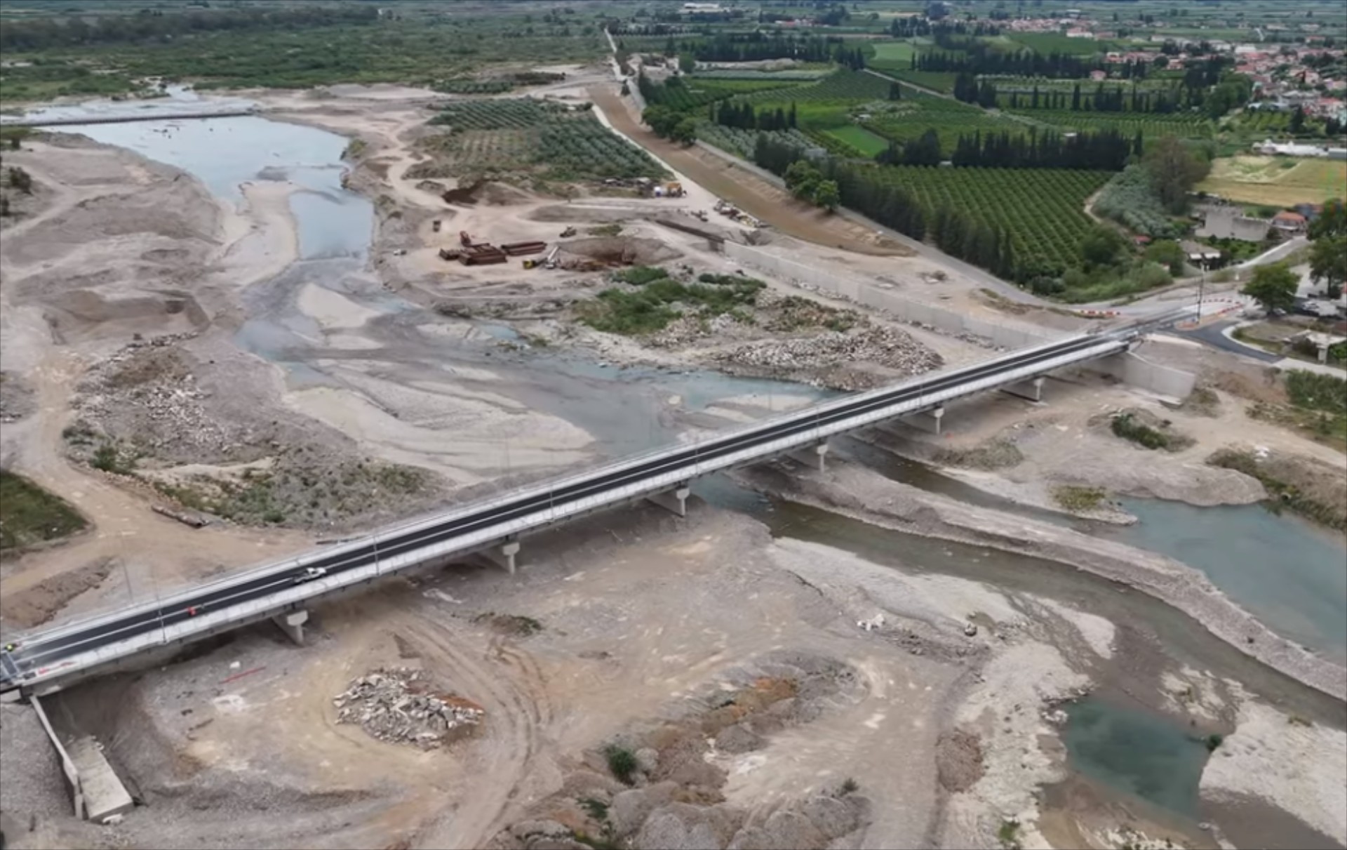 Ελλάδα: Έτοιμη η νέα γέφυρα των 45 εκατ. ευρώ – Έχει και πεζοδρόμια [video]