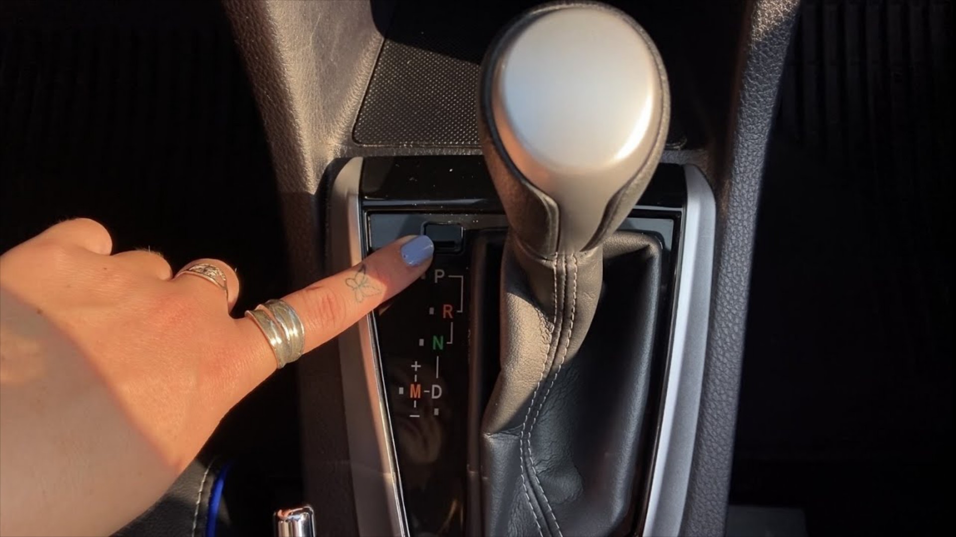 Το κουμπί στο αυτοκίνητo που δεν γνωρίζεις - Δες τι κάνει [Video]