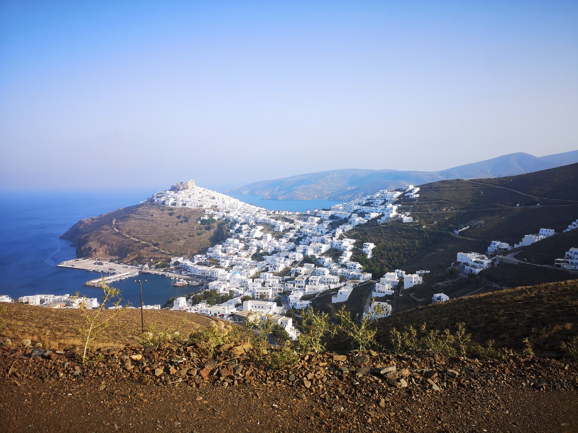 Τα ελληνικά νησιά θα παίρνουν ρεύμα από μπαταρίες αυτοκινήτων