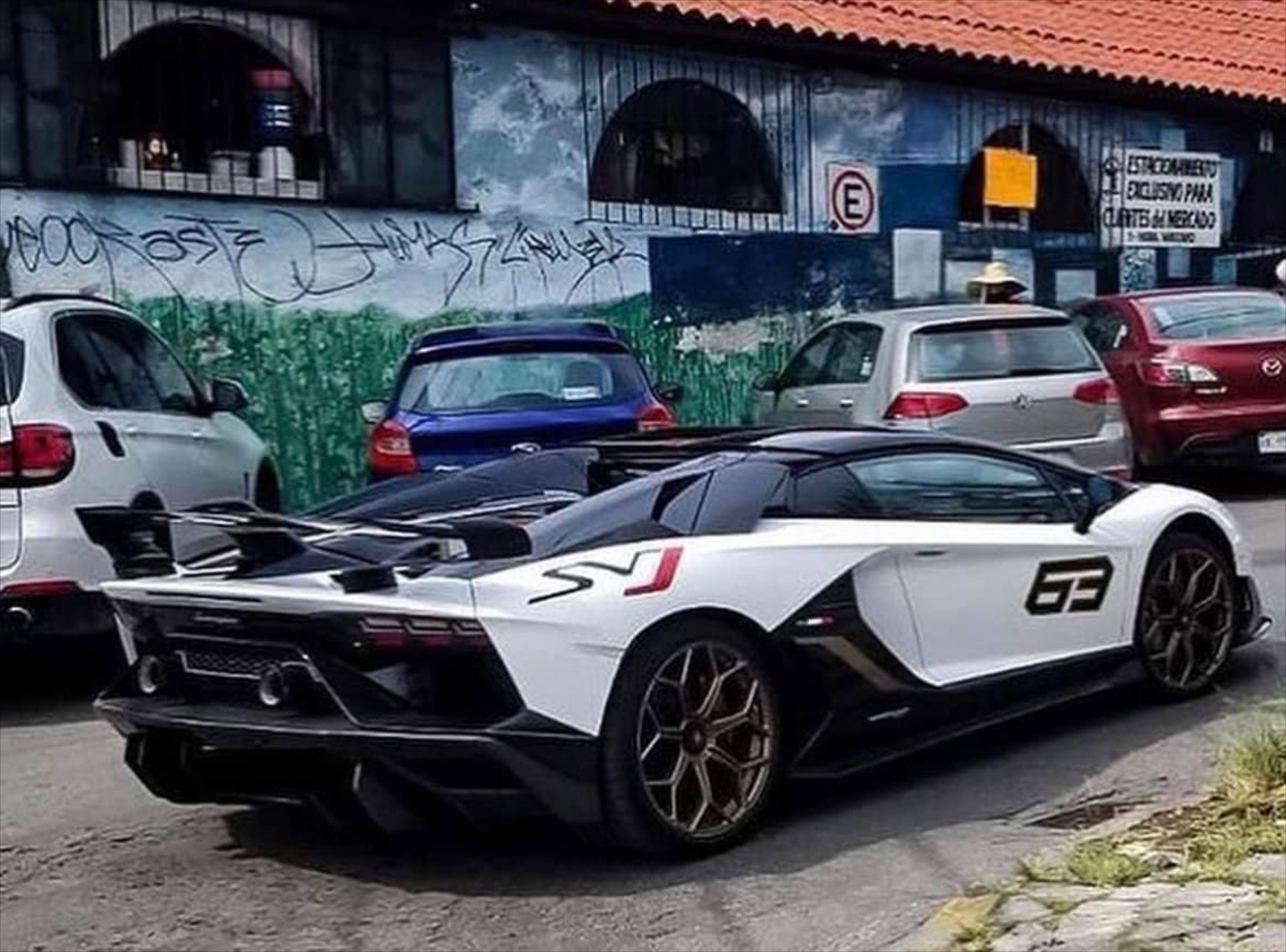 Σπάνια Lamborghini Aventador έγινε σκουπίδια – Τι συνέβη στο supercar;