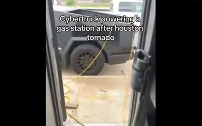 Κόπηκε το ρεύμα σε βενζινάδικο - Το έσωσε ένα Tesla! [video]