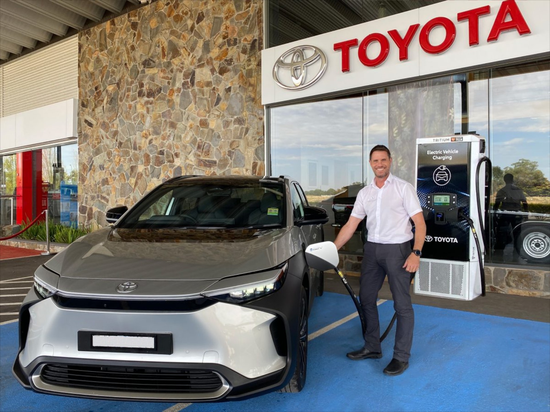 Μεγάλη ανακάλυψη από την Toyota: Δείτε τι κάνει με τα ηλεκτρικά!