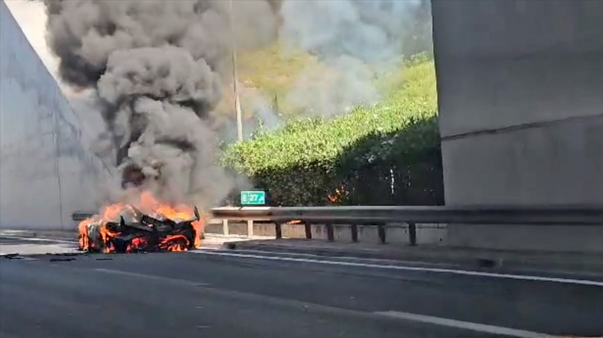 Stop στην οδήγηση των Jesko ζητά η Koenigsegg μετά τη φωτιά στην Ελλάδα