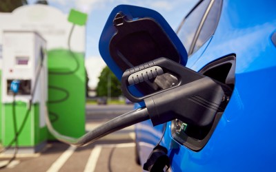 Ευρώπη: 6 στους 10 θέλουν να αγοράσουν ηλεκτρικό - Γιατί δεν το κάνουν;