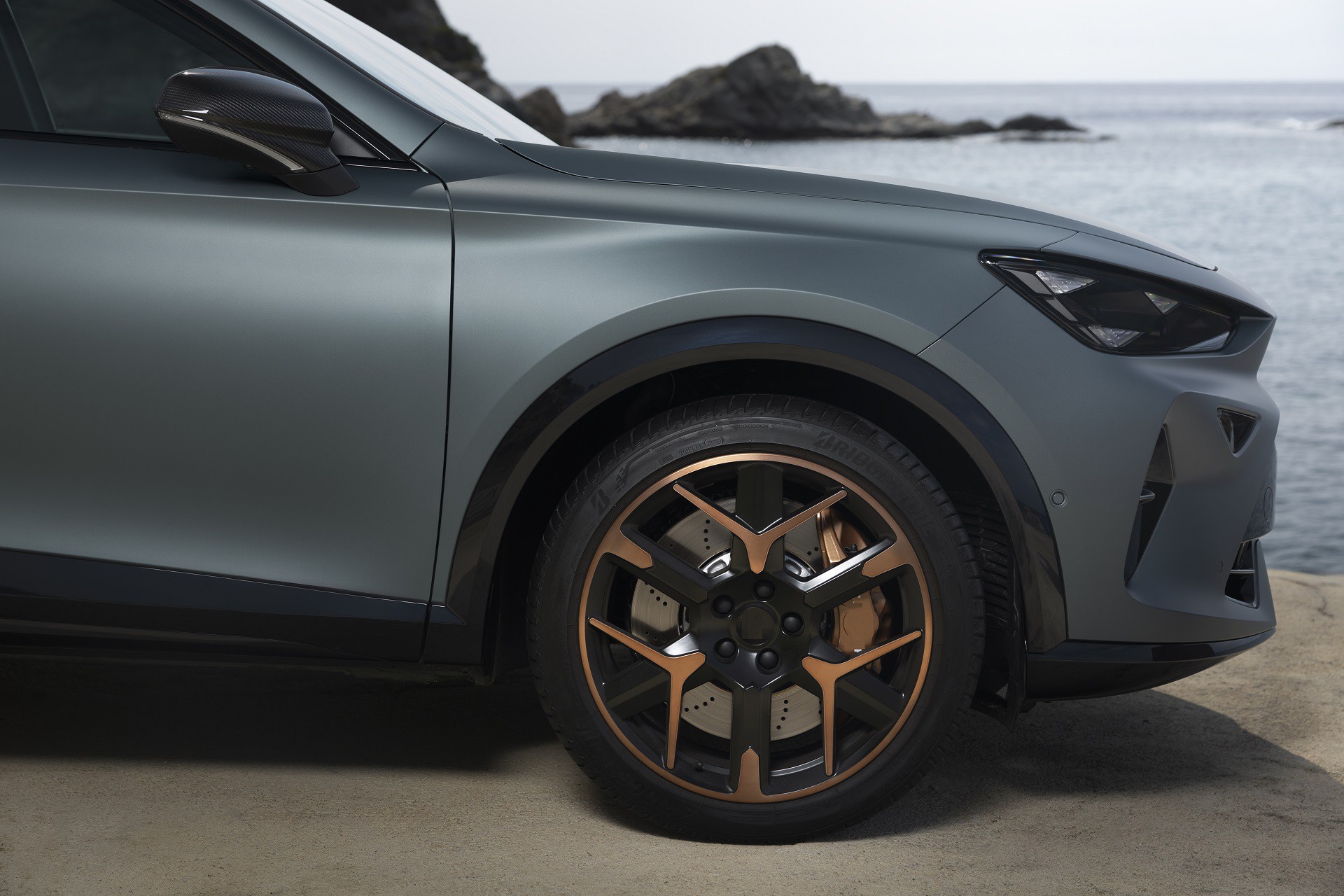 To premium SUV των 272 PS που καίει 4,68 ευρώ στα 100 km και δεν πληρώνει Τέλη