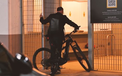 Το πρώτο κλειστό πάρκινγκ ποδηλάτων της Αθήνας – Κοστίζει 0,83 ευρώ την ημέρα [video]