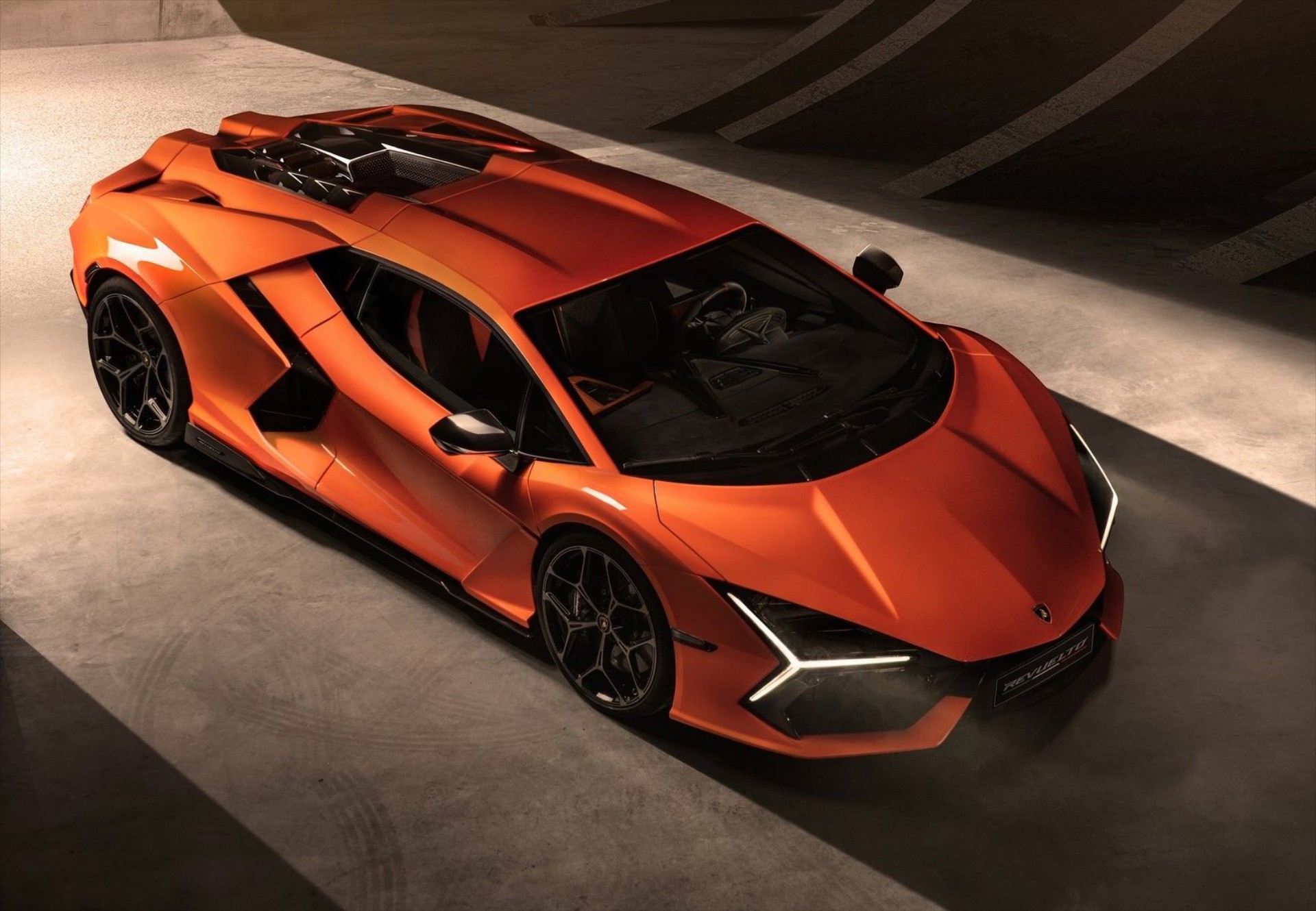 Δεν του ασφάλιζε κανείς την Lamborghini Revuelto - Ο Έλληνας που έδωσε τη λύση 