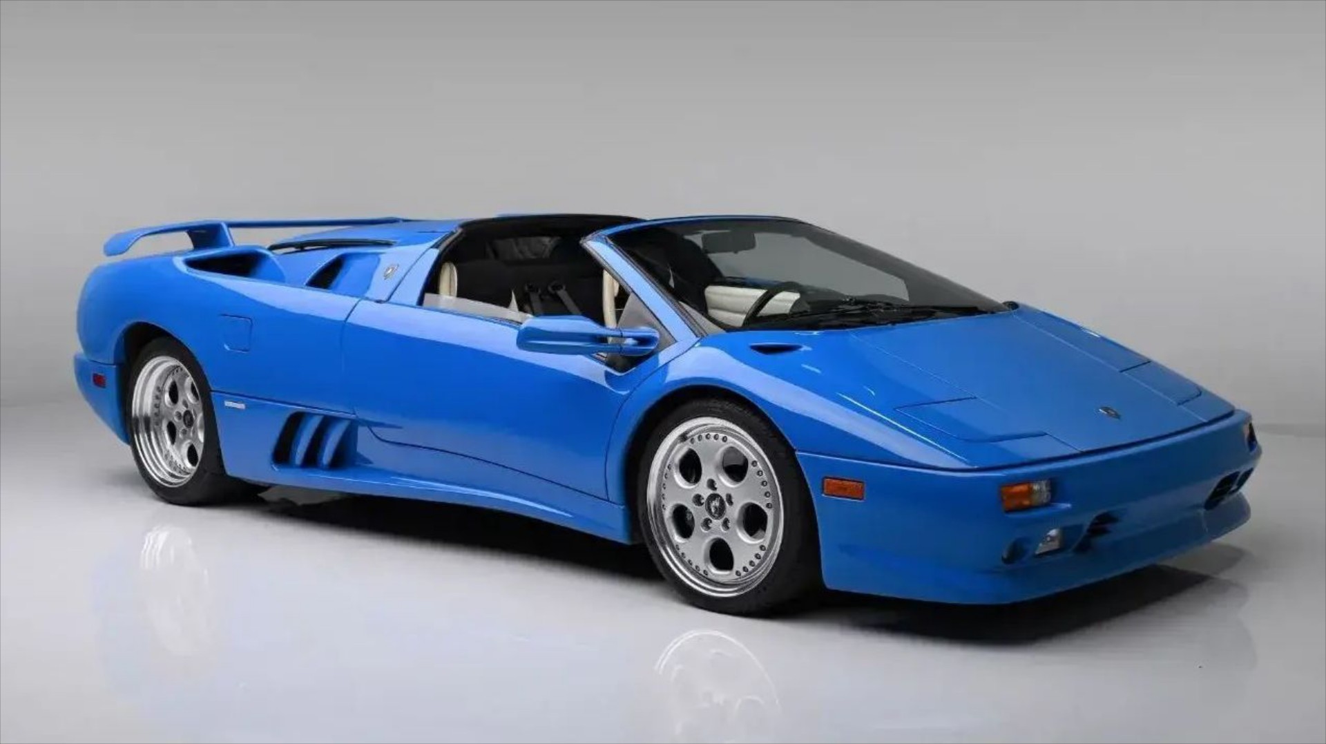 H σπάνια Lamborghini του Trump πουλήθηκε 1,1 εκατ. – Μεγάλη χασούρα για τον πρώην Πρόεδρο των ΗΠΑ