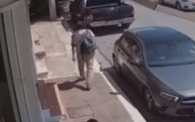 Ελλάδα: Έκλεψε Nissan Navara μέρα μεσημέρι - Δείτε το video