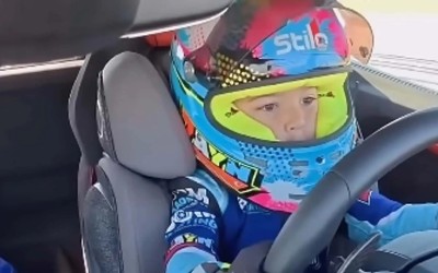 5χρονος σπάει το φράγμα των 300 km/h με Lamborghini [video]