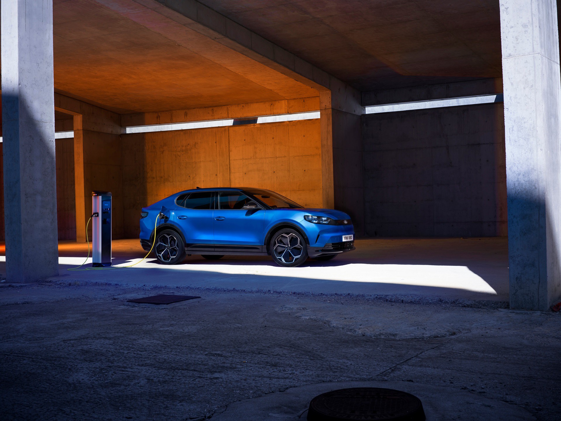 Στην Ελλάδα τo SUV της Ford με τα 627 km αυτονομίας – Σε 10’ ανακτά 200 km  