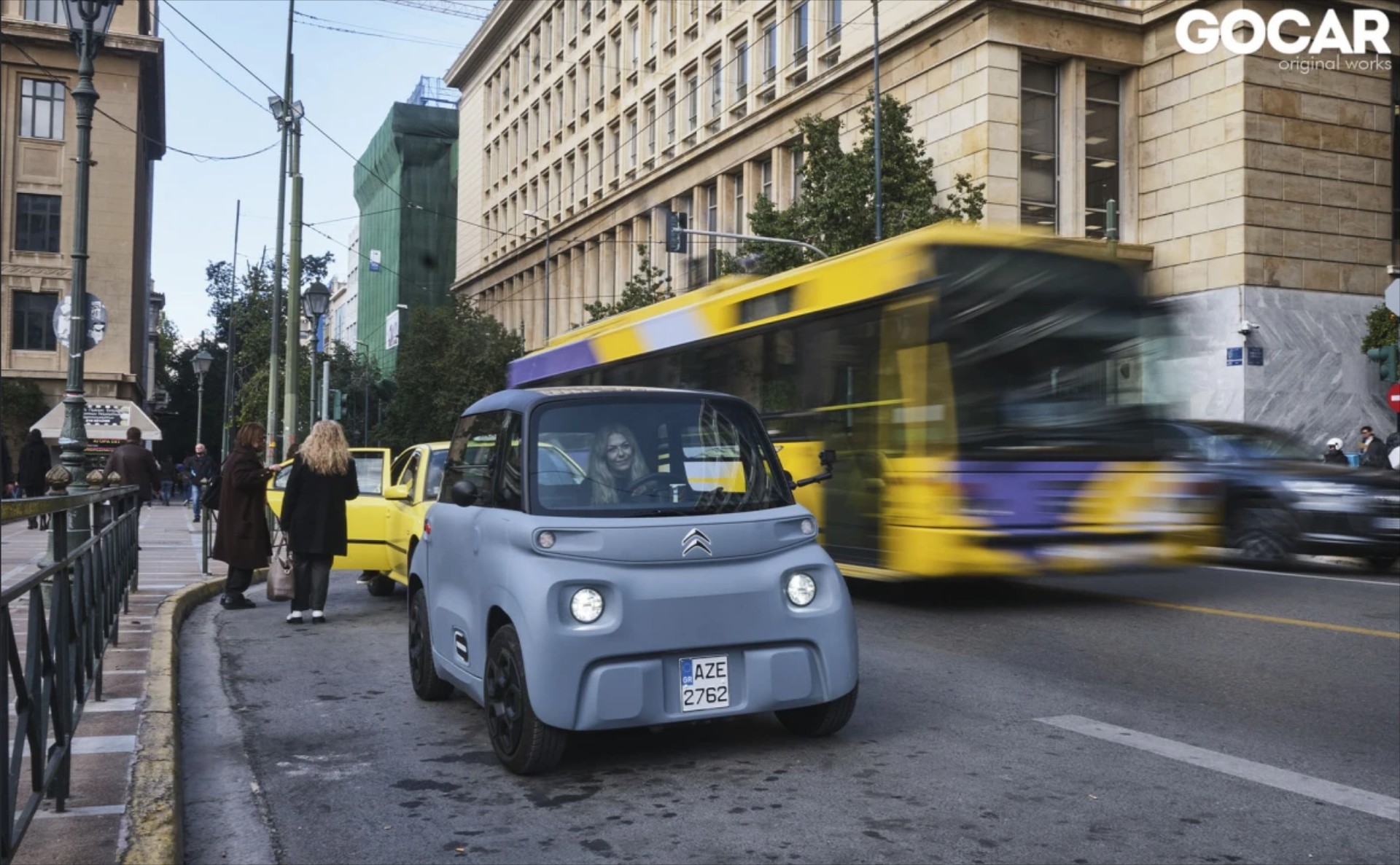Παρκάρουν τα microcars στις θέσεις των moto - Τι ισχύει;