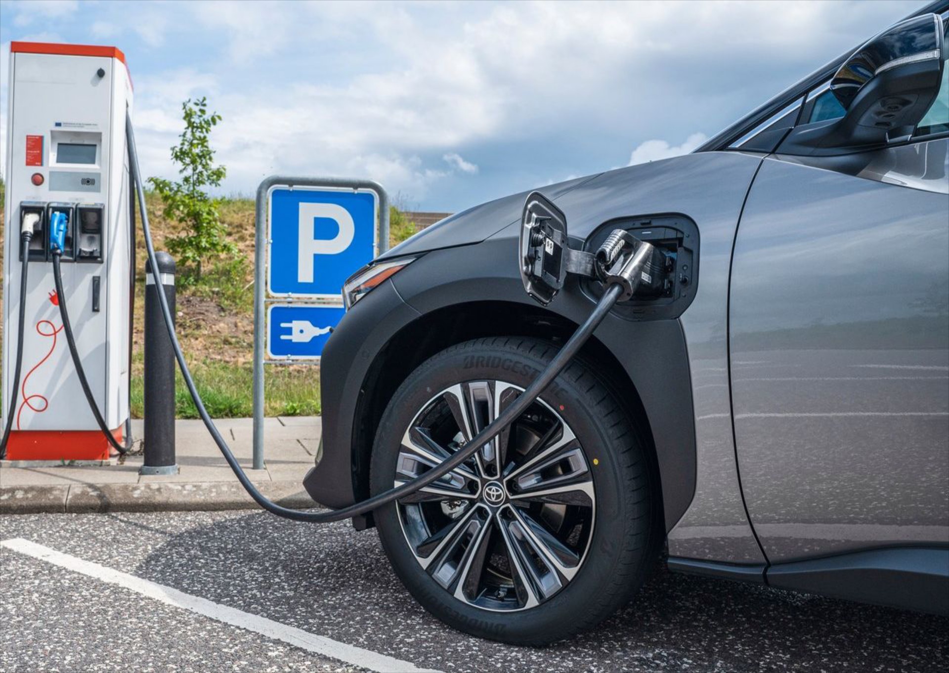 Toyota: Μειώνει κατά 1/3 την παραγωγή ηλεκτρικών αυτοκινήτων – Και βλέπουμε...