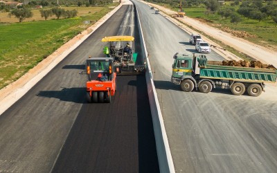 Ανοίγει ο νέος μεγάλος δρόμος 75 km της Ελλάδας – Πέφτει ήδη η άσφαλτος (video)