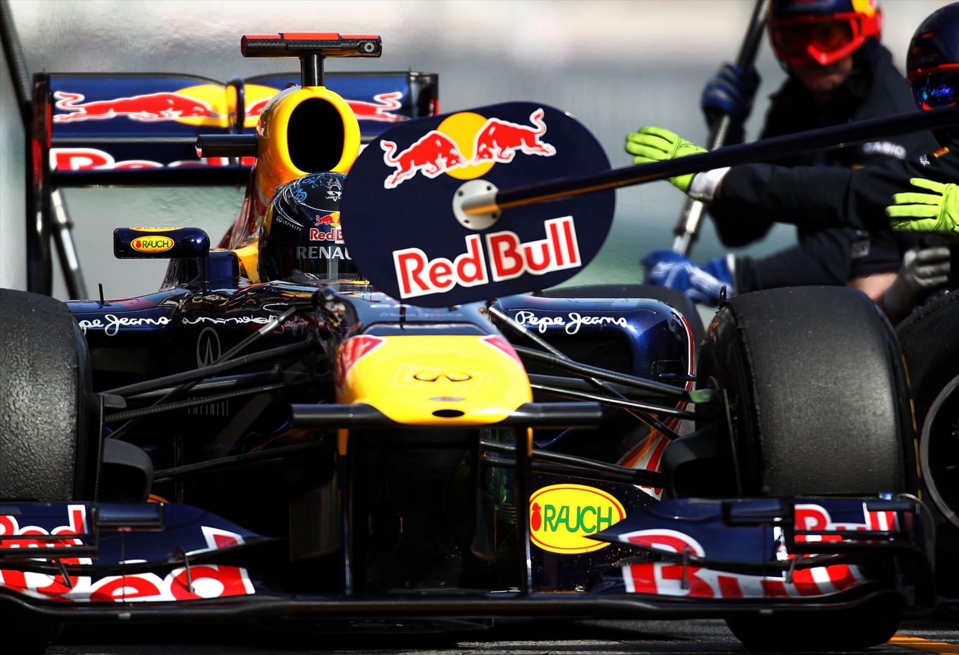 F1: Και πάλι μπροστά η Red Bull Racing