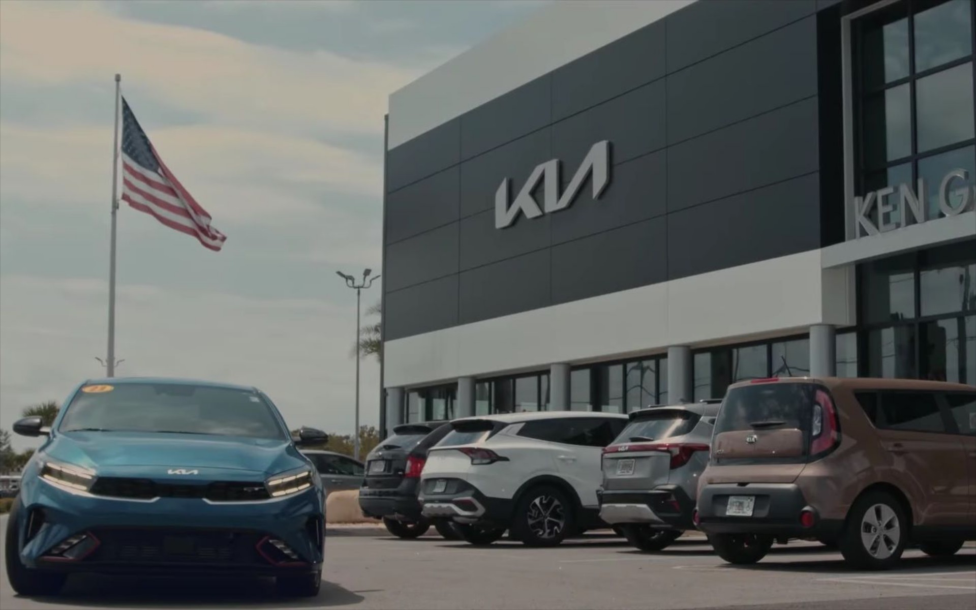 Τεράστια ζημιά για dealer της Kia - Καταστράφηκαν 672 αυτοκίνητα