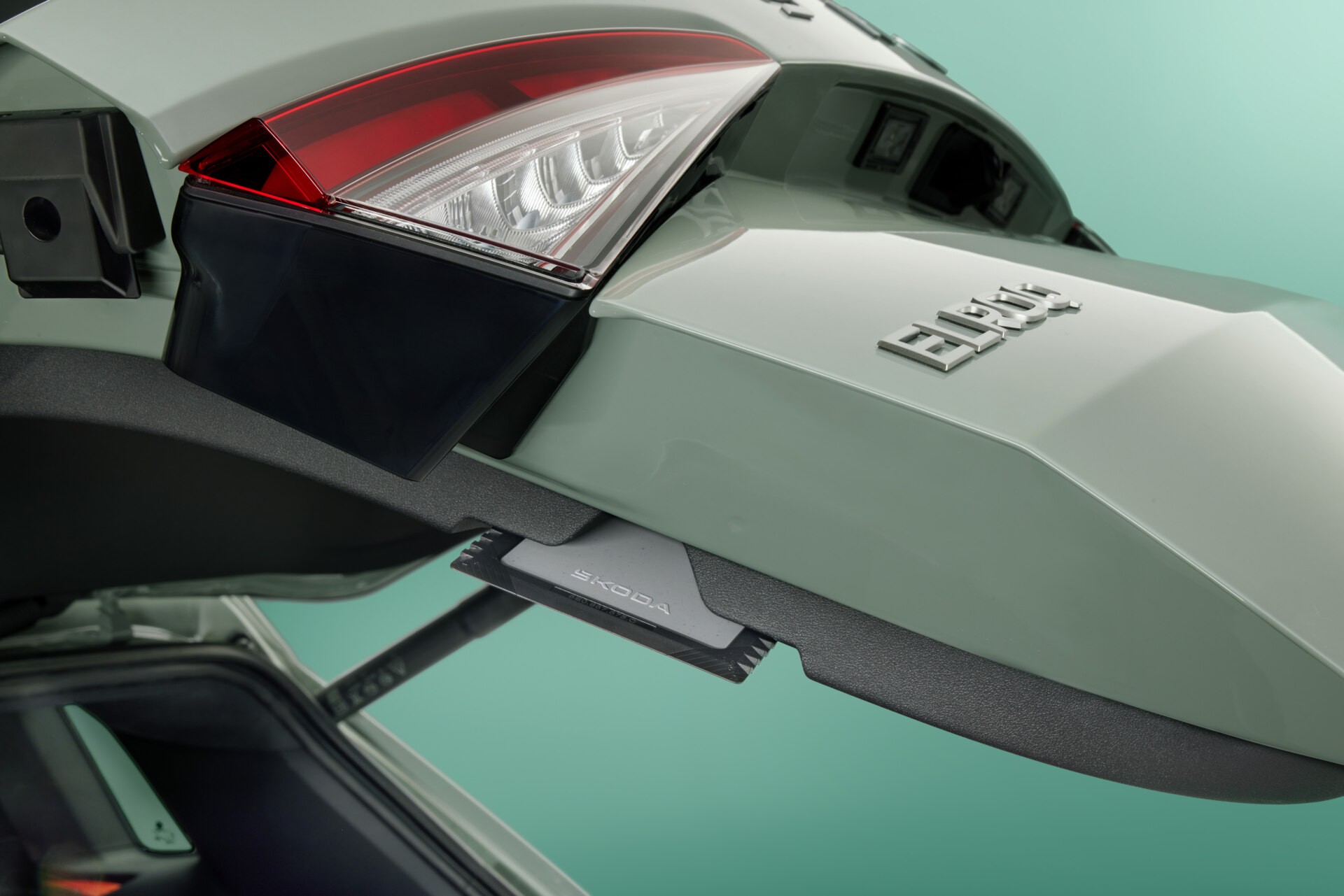 Το νέο Skoda με τα πανέξυπνα gadget - Σου λέει πότε να αλλάξεις λάστιχα