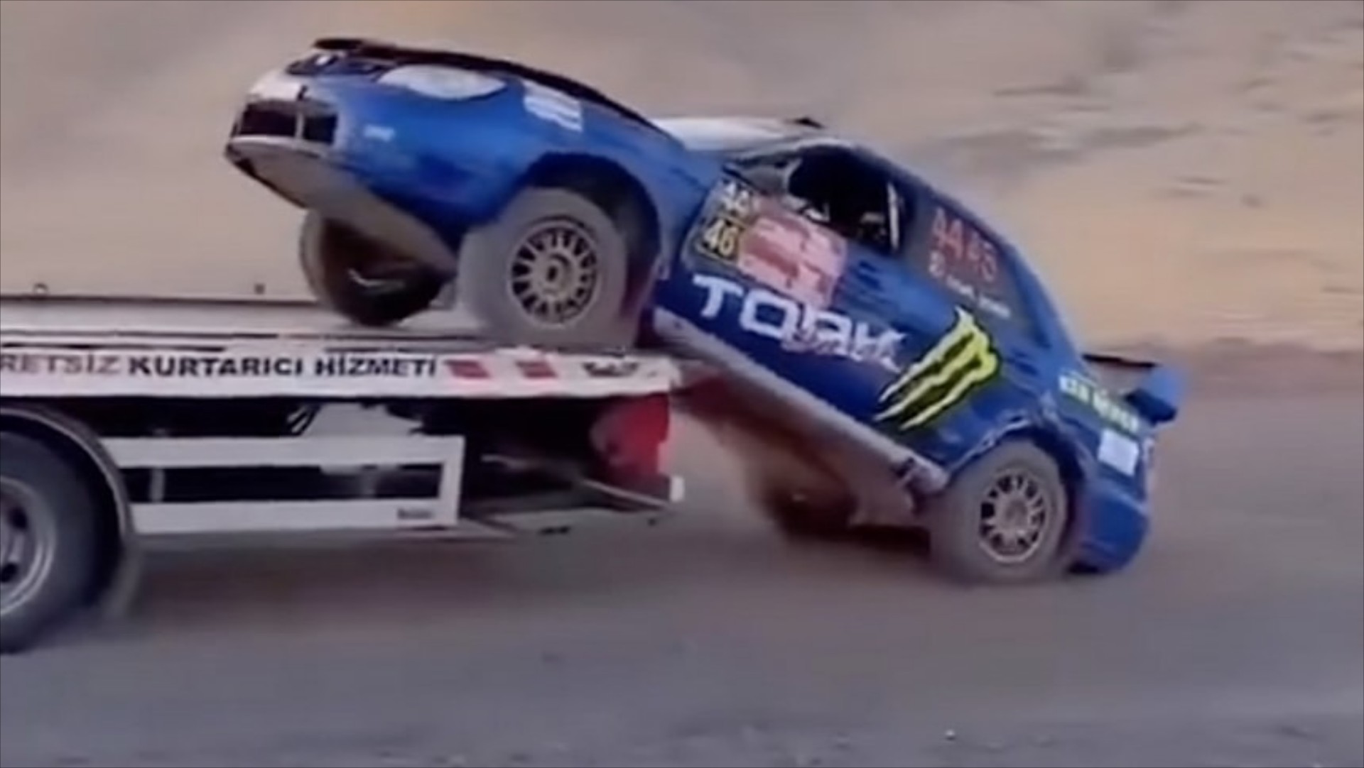 Video: Το απόλυτο φιάσκο - Subaru WRX πέφτει από γερανό