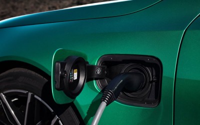 Μπαταρία για plug in hybrid με αυτονομία 400 km – Χρειάζεται κανείς ηλεκτρικό;