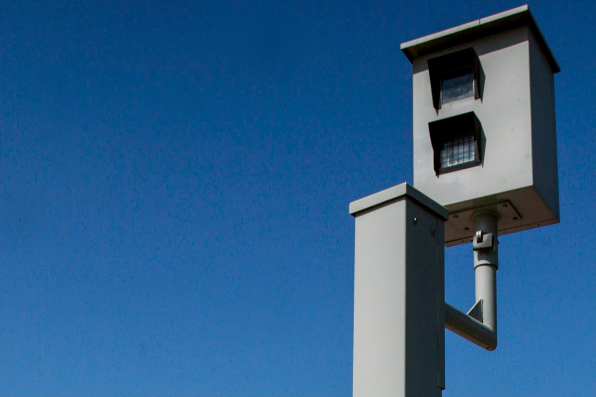 Έβαλαν κάμερες ταχύτητας έξω από σχολεία - Έκοψαν πρόστιμα 600.000 ευρώ σε 2 εβδομάδες