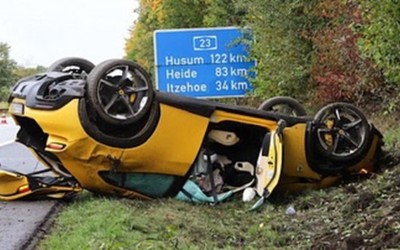 Γιαγιά 84 χρονών τούμπαρε Ferrari Purosangue με 300 km/h