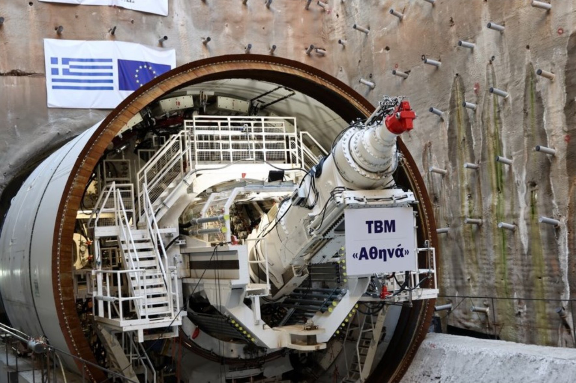 Αθηνά και Νίκη σκάβουν όλη την Αττική – Άνοιξαν σήραγγα 2.570 μέτρων