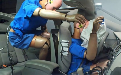 Δες τι θα συμβεί αν τρακάρεις με 40 km/h και δεν φοράς ζώνη [video]