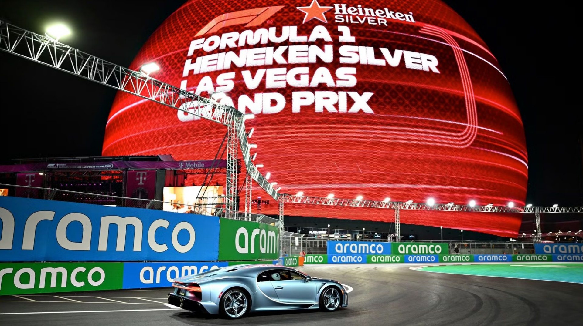 30.000 ίπποι στην πίστα της F1 στο Las Vegas – Από 24 αυτοκίνητα