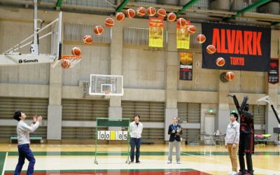 Ο παίκτης της Toyota που βάζει τρίποντο από τα 25 μέτρα [video]