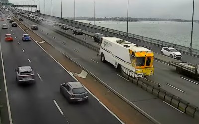 Το μηχάνημα-φερμουάρ που μπορεί να σώσει την Αθήνα – Στο εξωτερικό το έχουν 35 χρόνια (video)