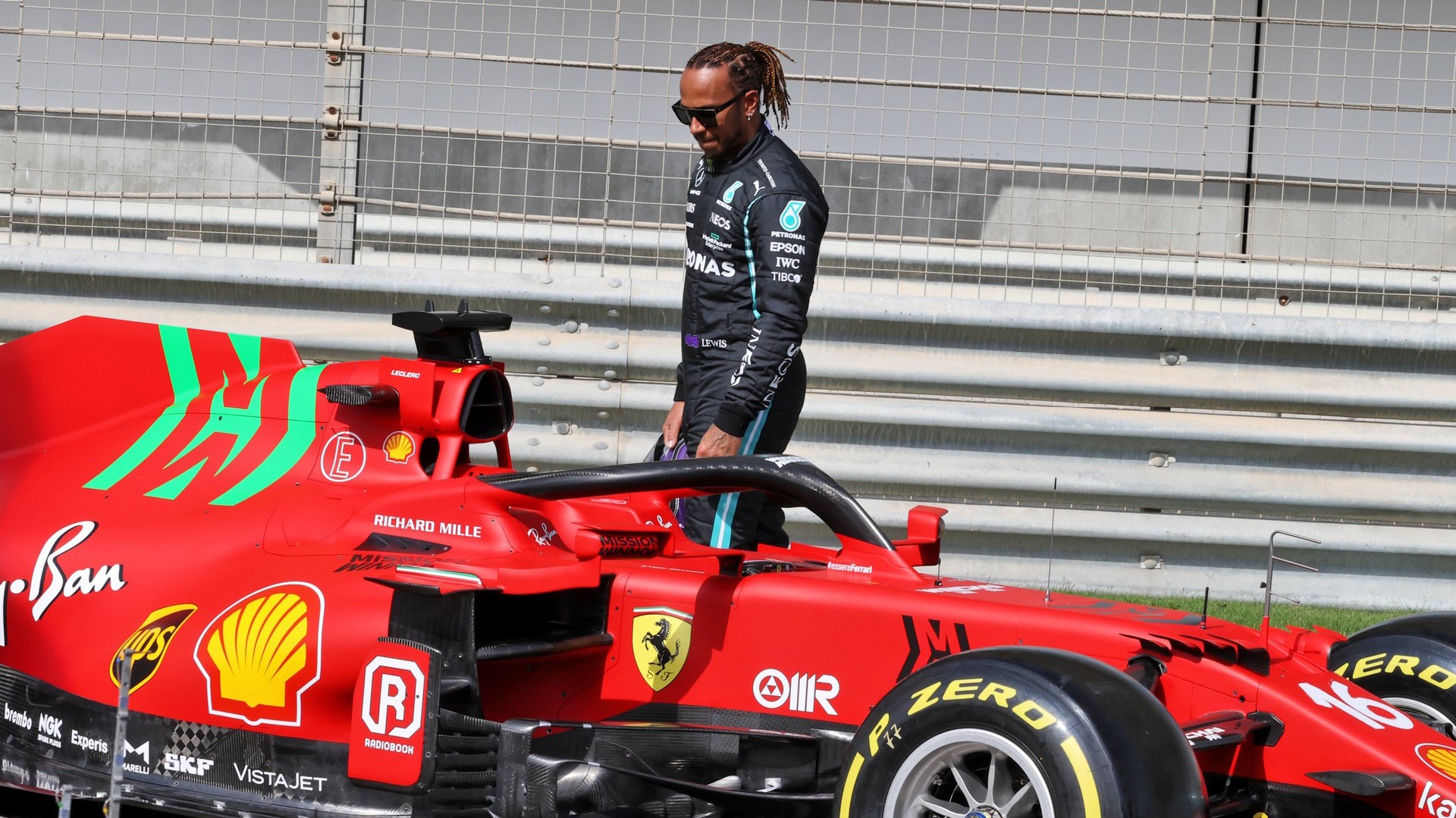 Πότε ο Hamilton θα οδηγήσει πρώτη φορά τη νέα Ferrari;