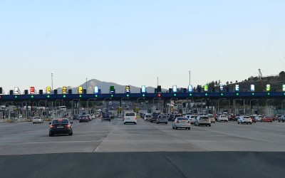 Φθηνότερα διόδια για τα ηλεκτρικά αυτοκίνητα, στην Ελλάδα – Πόσα λεφτά γλιτώνουν; Σε ποιους αυτοκινητόδρομους;