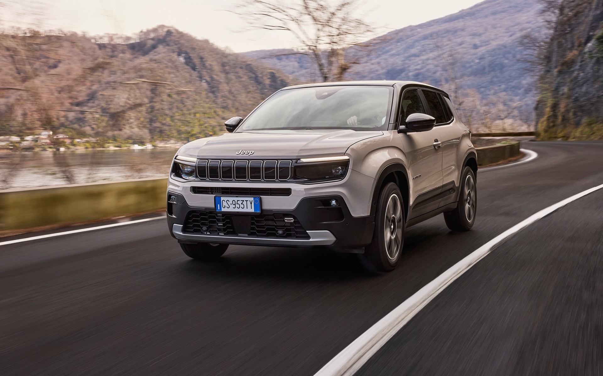 Απέκτησε το νέο υβριδικό Jeep Avenger με μόλις 252 € το μήνα!