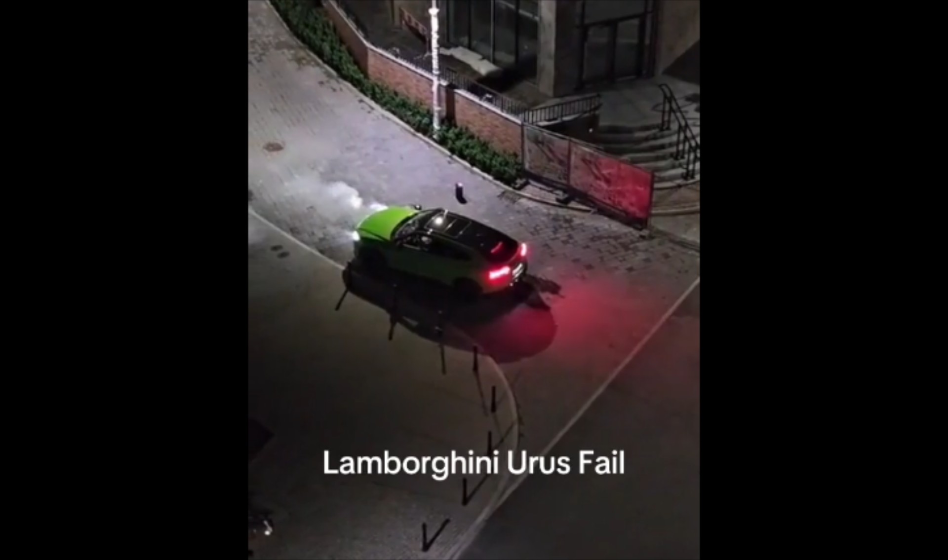 Τι κάνει ο οδηγός της Lamborghini; Λέτε να είναι μεθυσμένος;