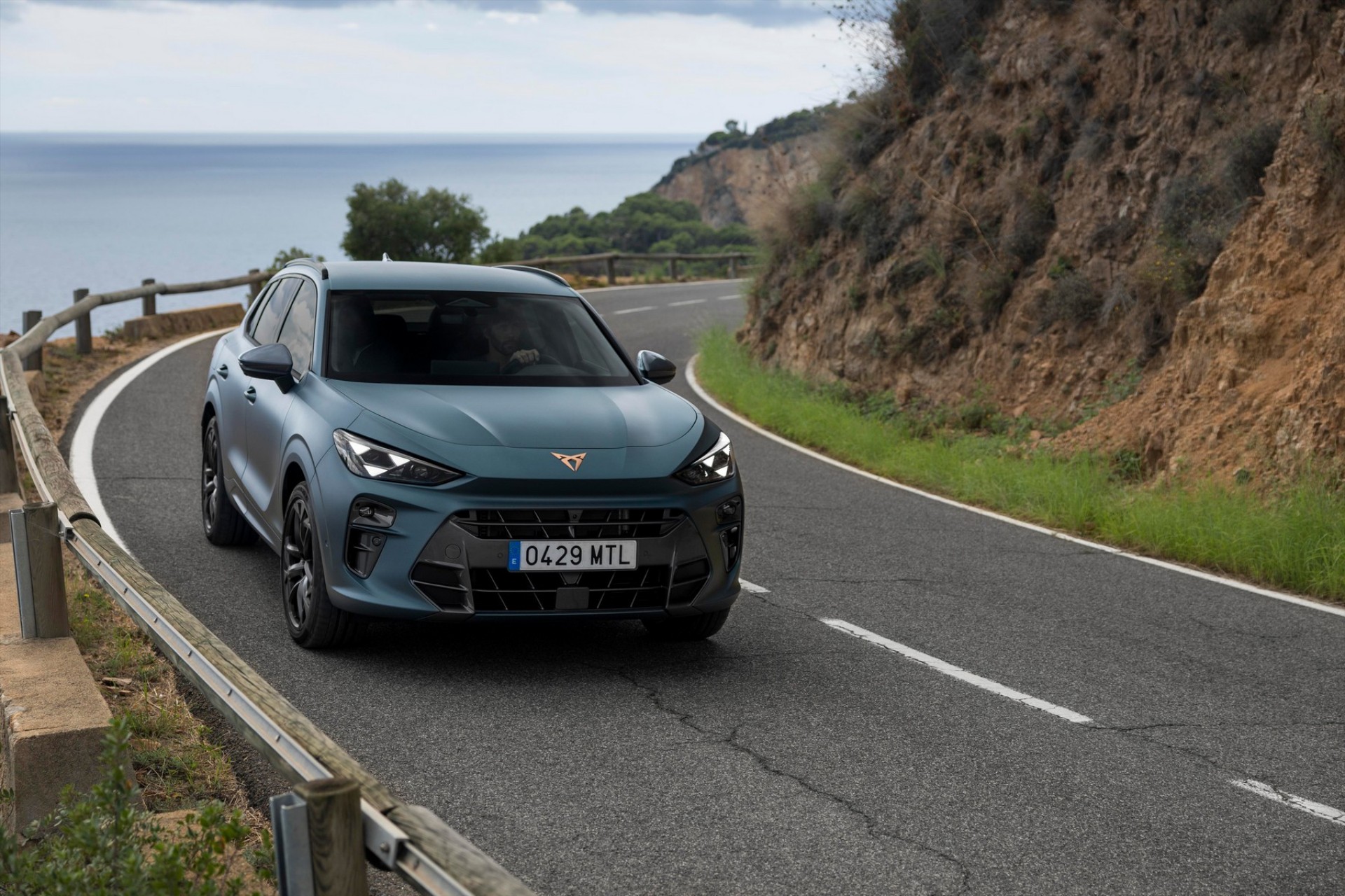 CUPRA: Έκπτωση από 3.000 έως 4.500 ευρώ για τα καλύτερα υβριδικά – Οι νέες τιμές