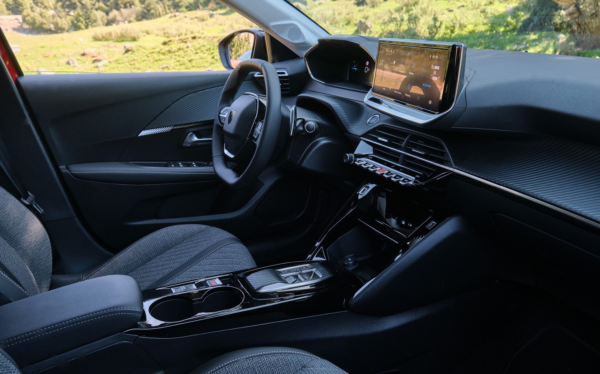 Το υβριδικό Peugeot που καίει σαν diesel και έχει τιμή 20.900 ευρώ!