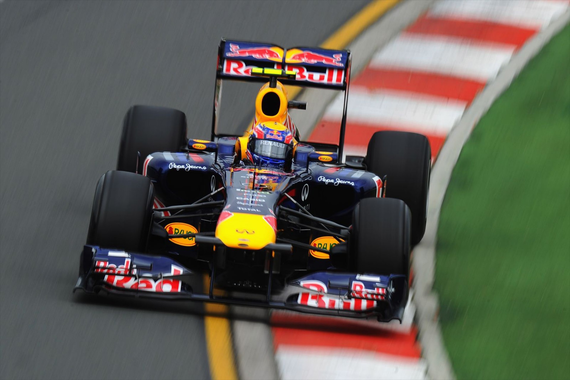 F1: Ταχύτερος ο Webber στα πρώτα ελεύθερα δοκιμαστικά