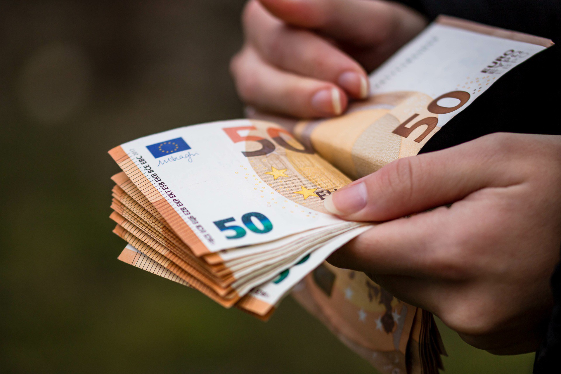 Οδηγός στην Ελβετία έλαβε πρόστιμο 105.000 ευρώ -Για ένα λάθος που κάνουν οι μισοί την Ελλάδα