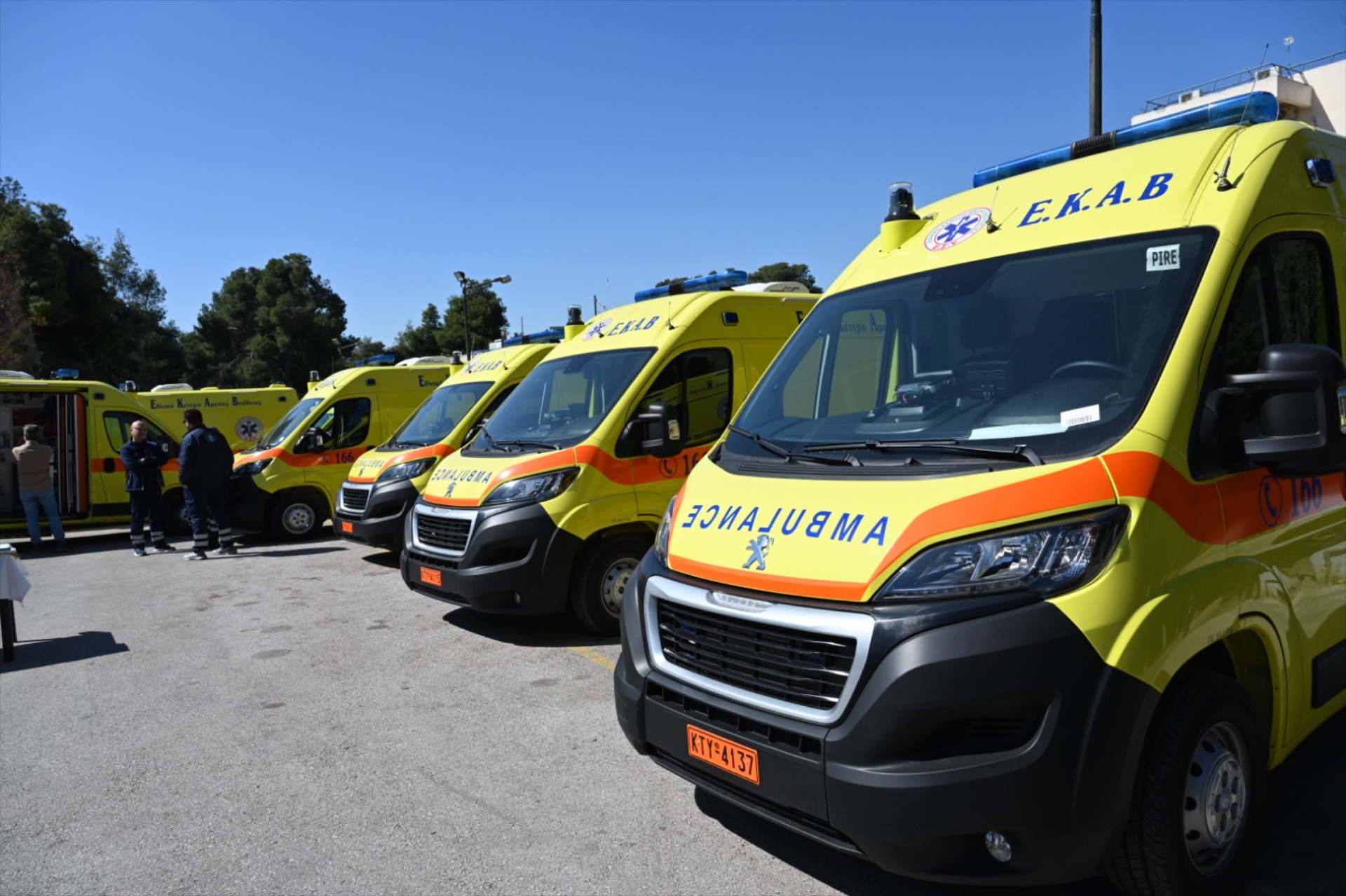 Μεγάλη ενίσχυση του ΕΚΑΒ με πλήρως εξοπλισμένα οχήματα! Μάθε πόσα είναι! 