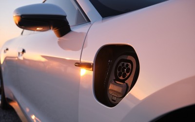 Το ηλεκτρικό που δίνει 315 km σε 10 λεπτά φόρτισης – Στην Ελλάδα κοστίζει 115.735 ευρώ